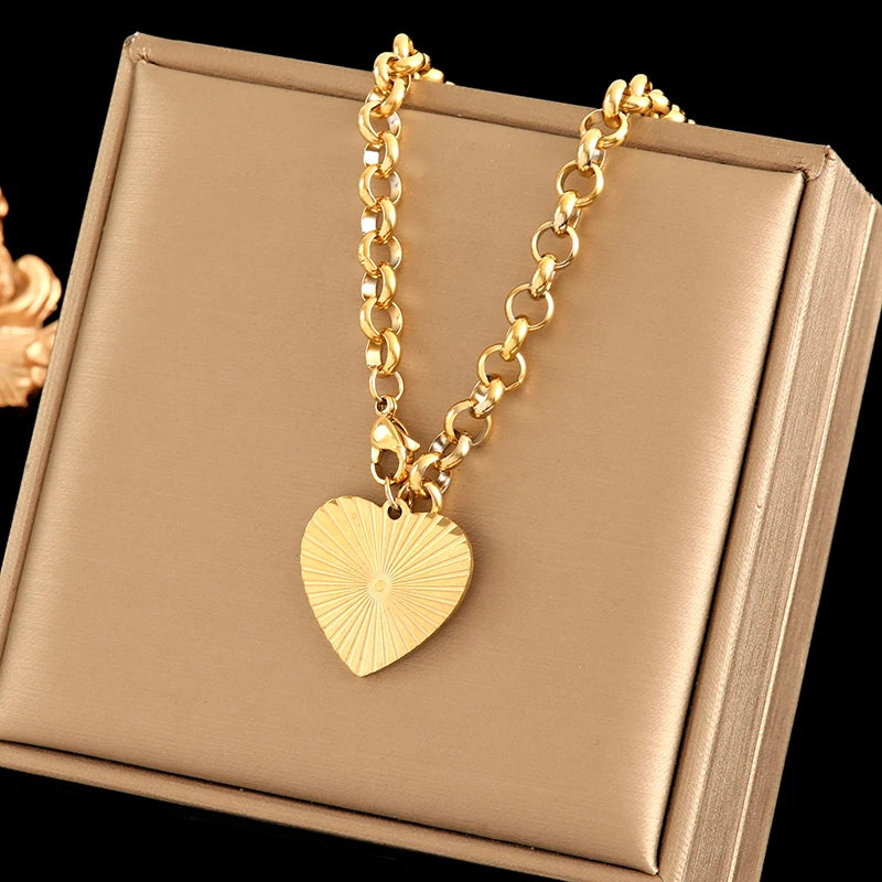 EILIECK 316L Stainless Steel Heart Pendant Necklace - 18K Gold Plated Waterproof Love Jewelry