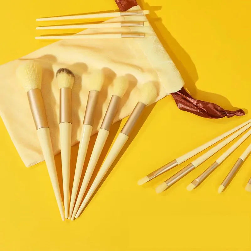 Set de brochas de maquillaje: herramientas completas para una aplicación impecable