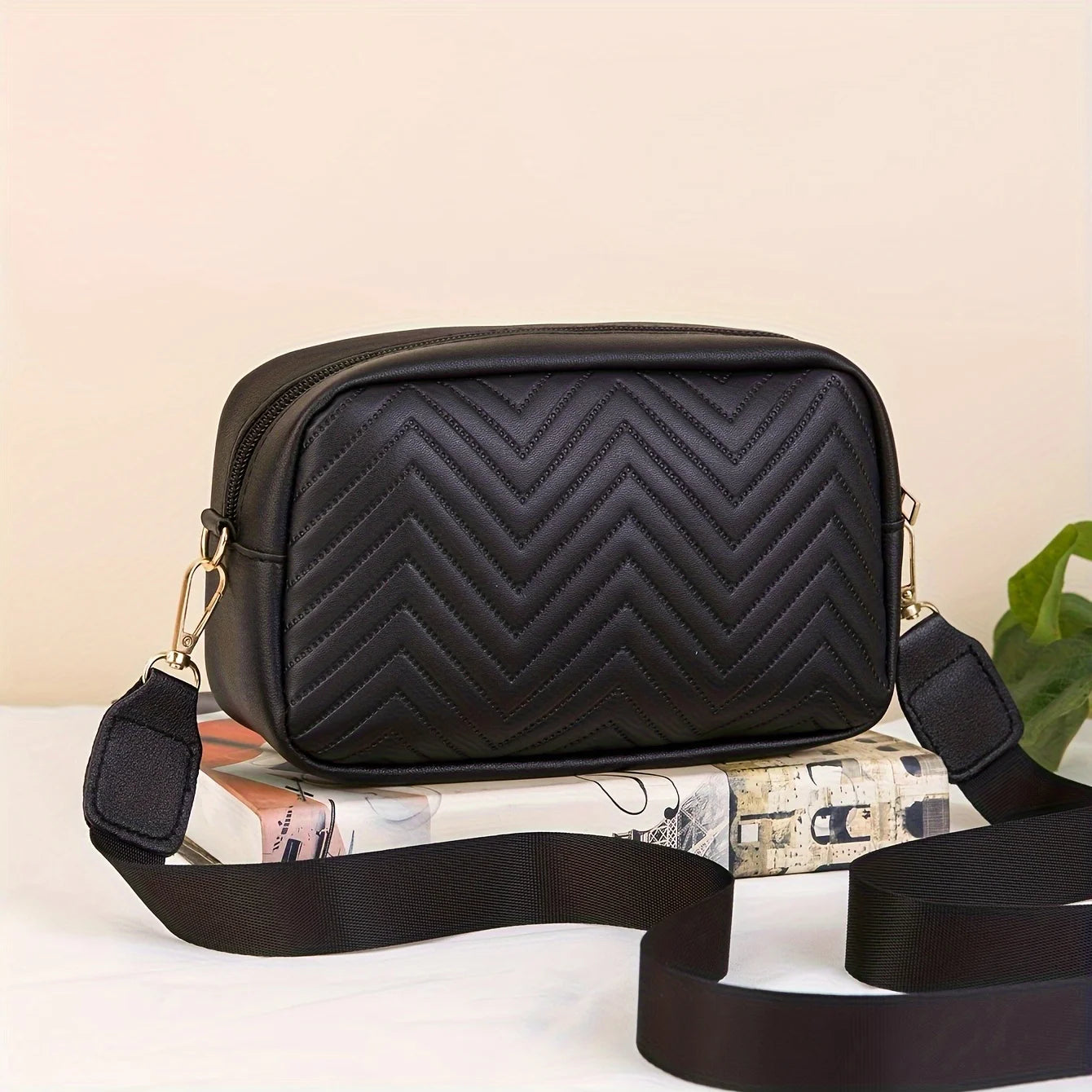 Mini Quilted Crossbody Bag for Women – Trendy PU Leather Phone Wallet & Shoulder Bag