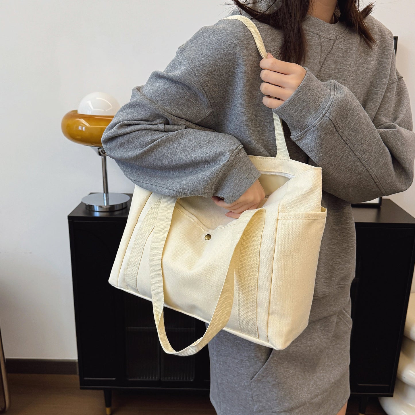 Large Canvas Tote Bag – Spacious & Stylish Carryall for Work, School & Shopping