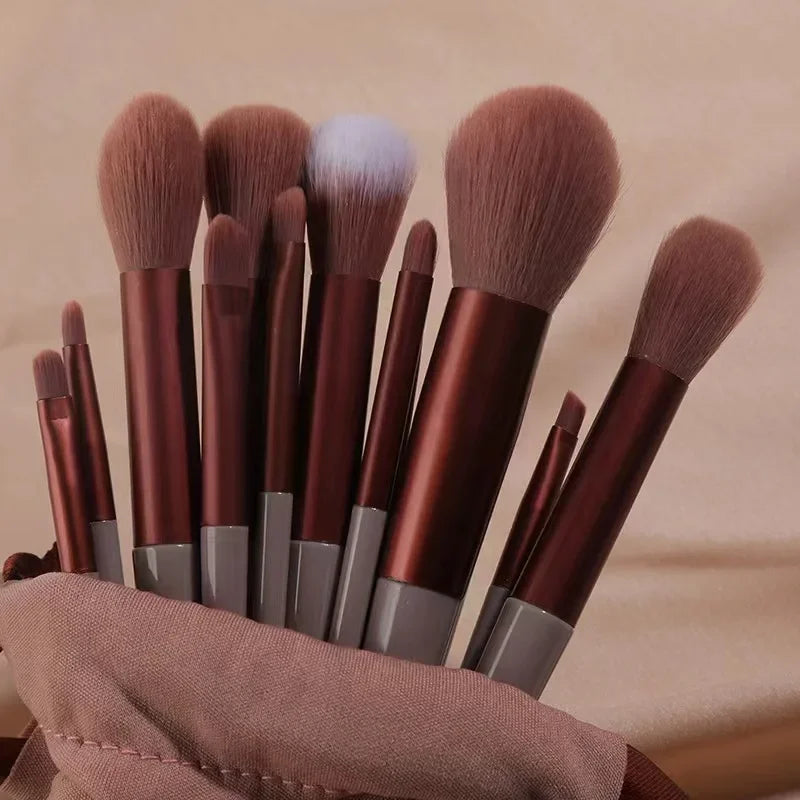 Set de brochas de maquillaje: herramientas completas para una aplicación impecable